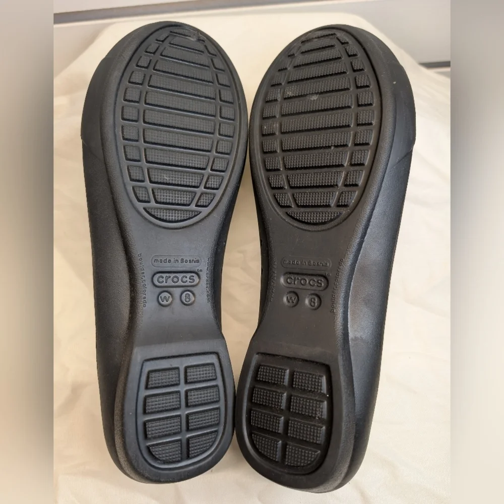 Crocs Gianna Disc Black Silver Ballet Slip On Comfort Flats Women’s size 8 NWOT